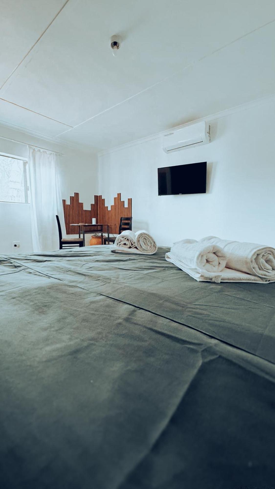 Central Nomad Apartment Windhoek Ngoại thất bức ảnh